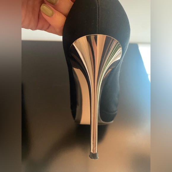 Salvatore Ferragamo Peep Toe Heel - Picture 9 of 9